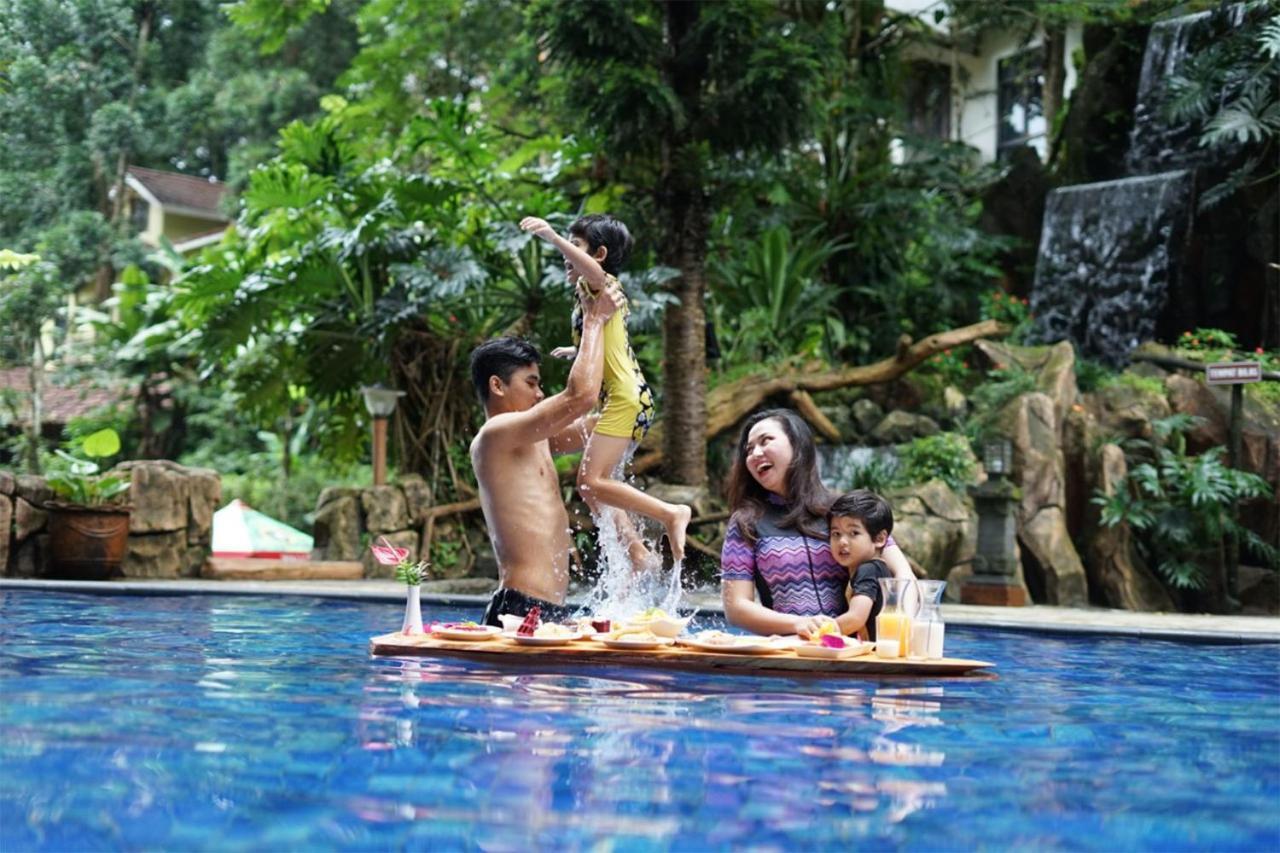 Safari Resort Puncak Exterior foto